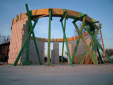 Hrubá stavba