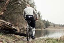 Opilý cyklista v Bíteši přepadl přes řídítka, v krvi měl 1,3 promile